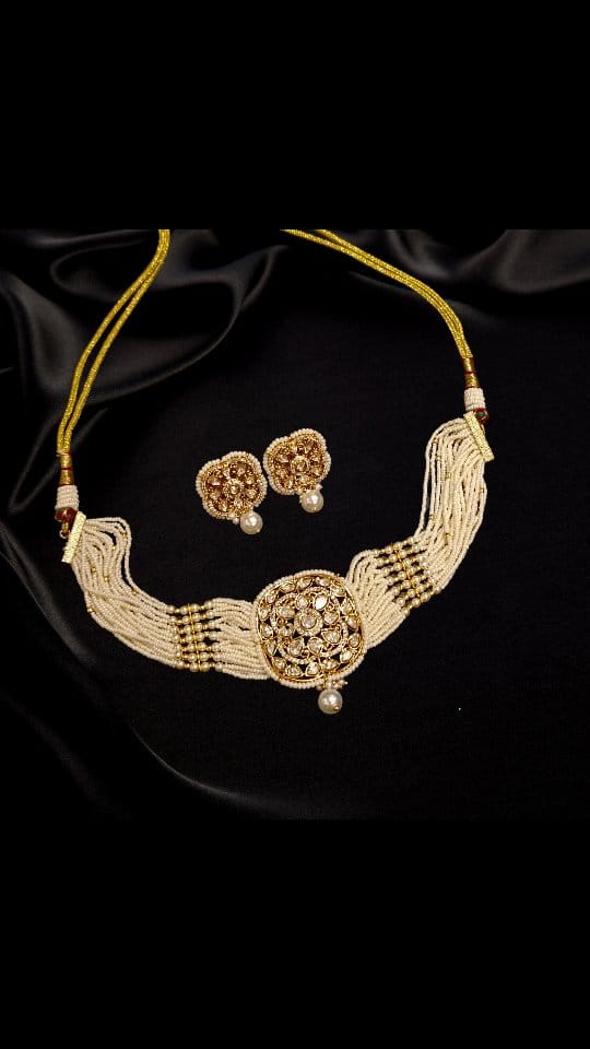 Post 5 by Glitterati Accessories on Instagram (video)