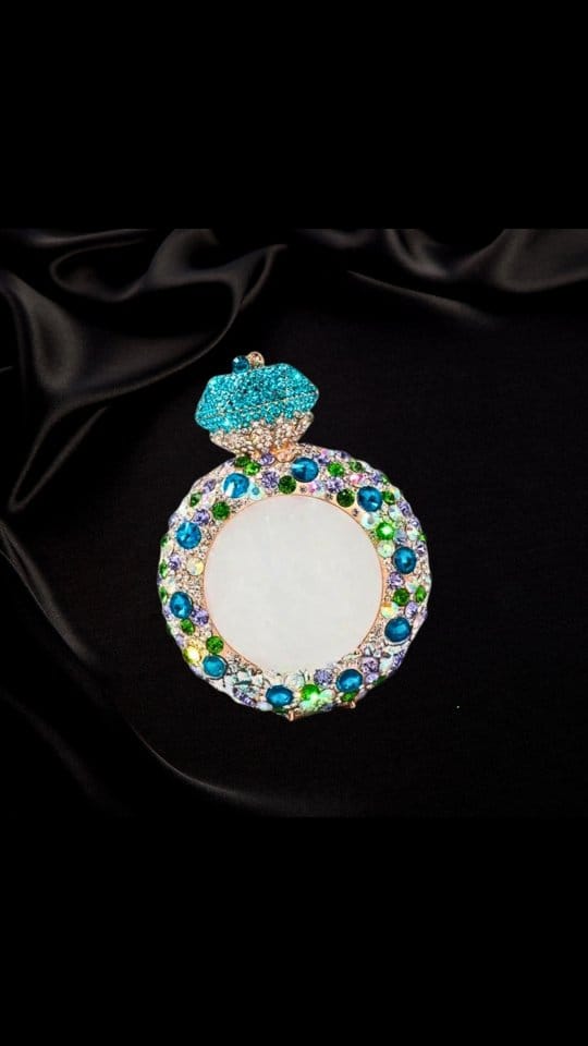 Post 2 by Glitterati Accessories on Instagram (video)