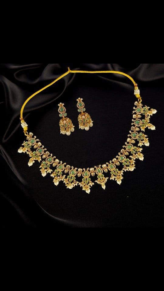 Post 6 by Glitterati Accessories on Instagram (video)