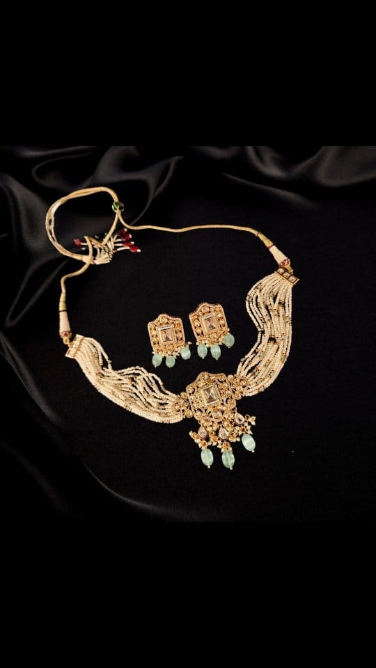 Post 4 by Glitterati Accessories on Instagram (video)