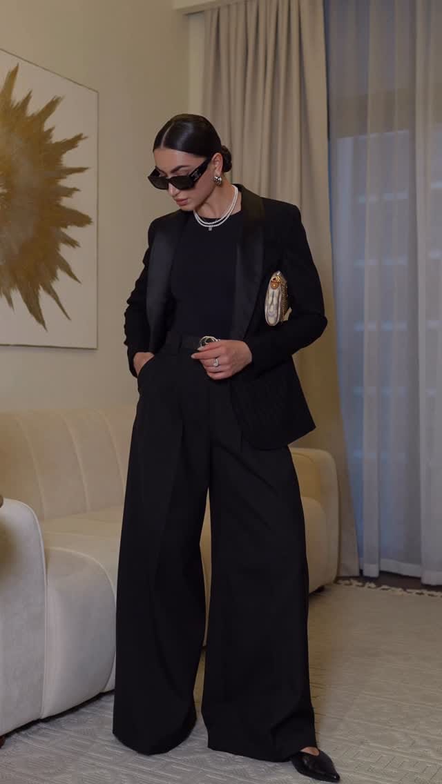 Post 4 by Eva Rose on Instagram (video)