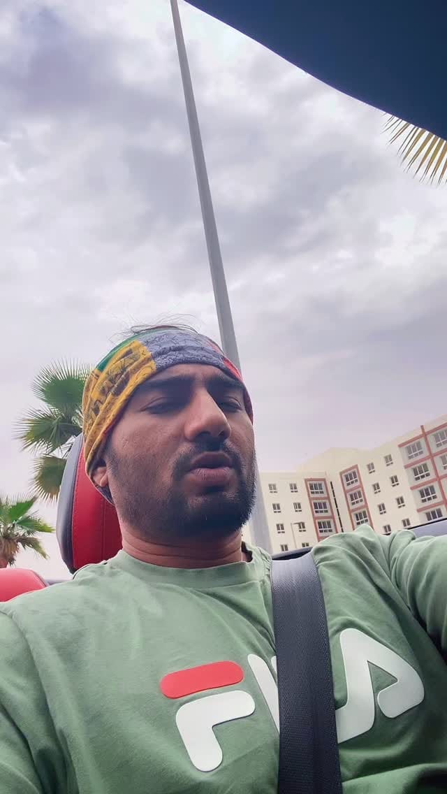 Post 6 by Ritchie on Instagram (video)