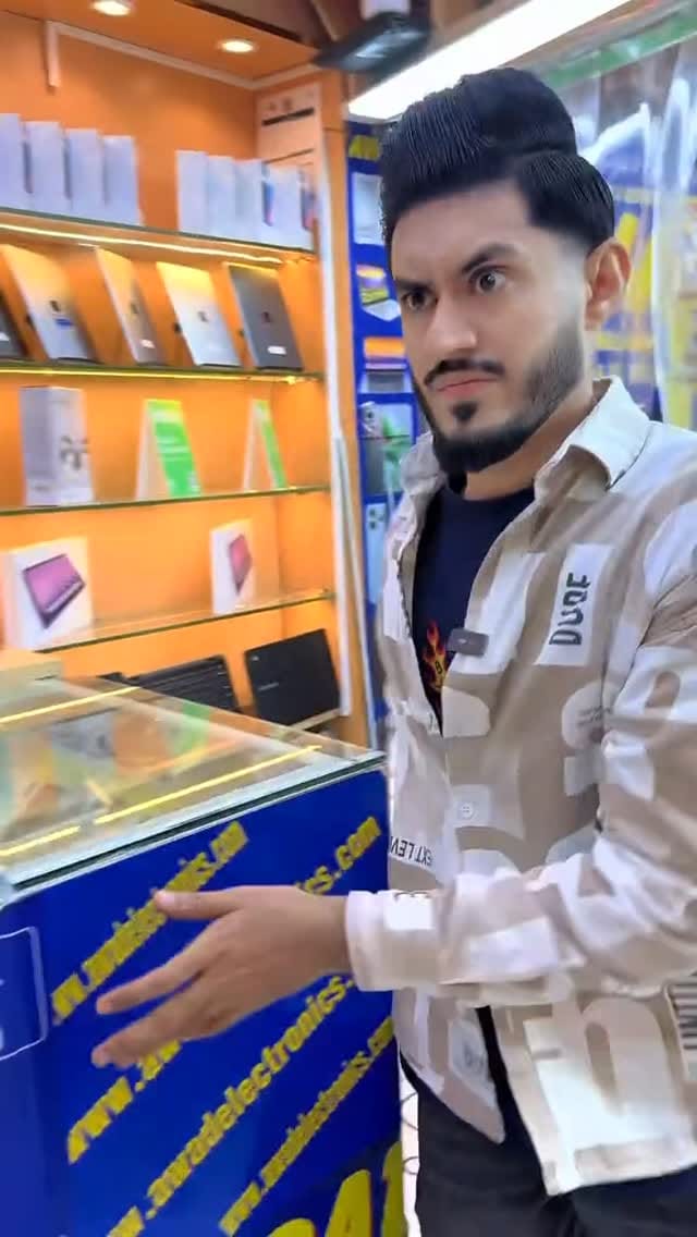 Post 7 by Awad Electronics Deals on Instagram (video)