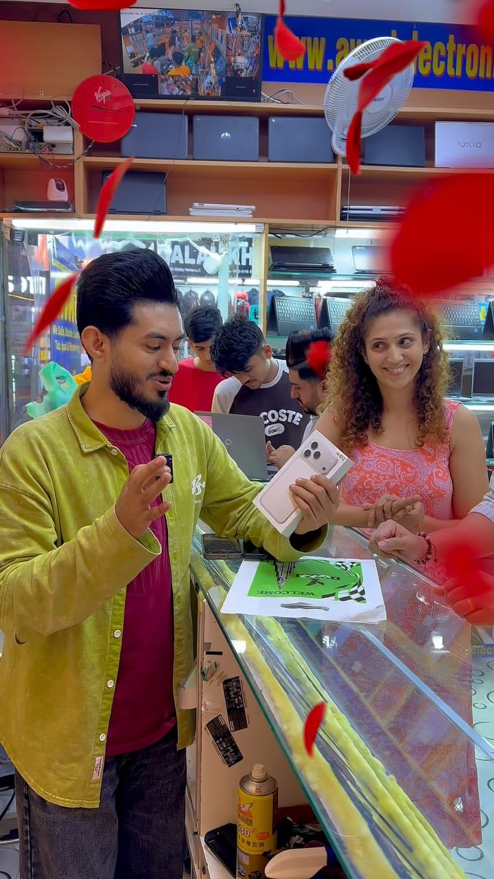 Post 9 by Awad Electronics Deals on Instagram (video)