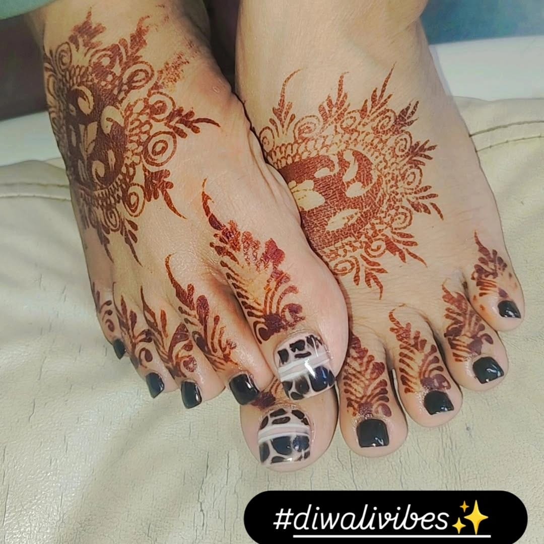 Post 4 by Hema Ajmani Make-up Studio on Instagram (image)