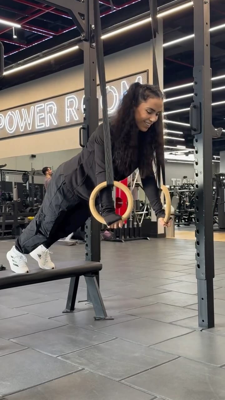 Post 2 by Andreia Brazier Official on Instagram (video)