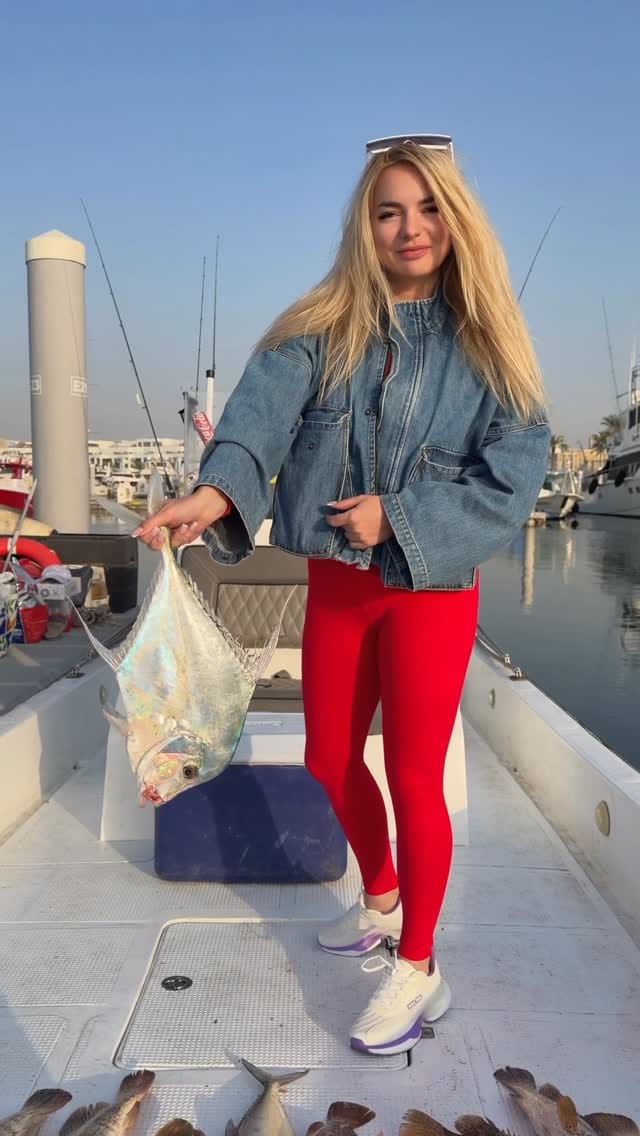 Post 2 by Anastasiya Cosmo on Instagram (video)