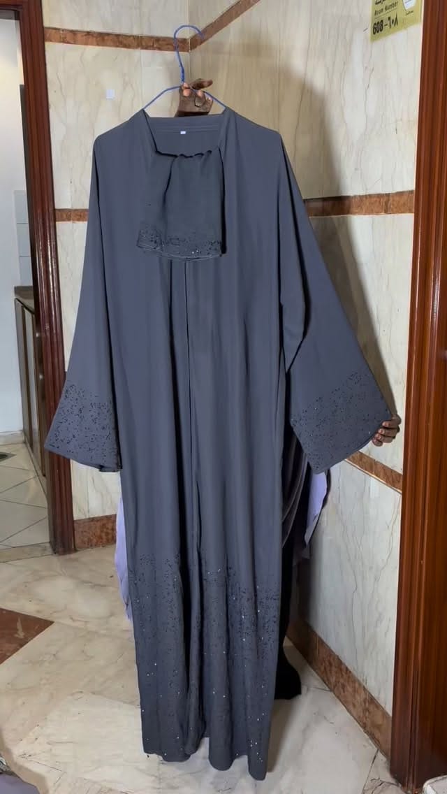 Post 5 by Zeemeessignature home of luxury abayas on Instagram (video)
