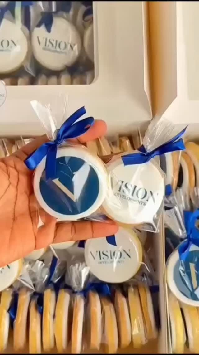 Post 6 by Sweet Celebrationz (SC) | Cupcakes & Cakes on Instagram (video)