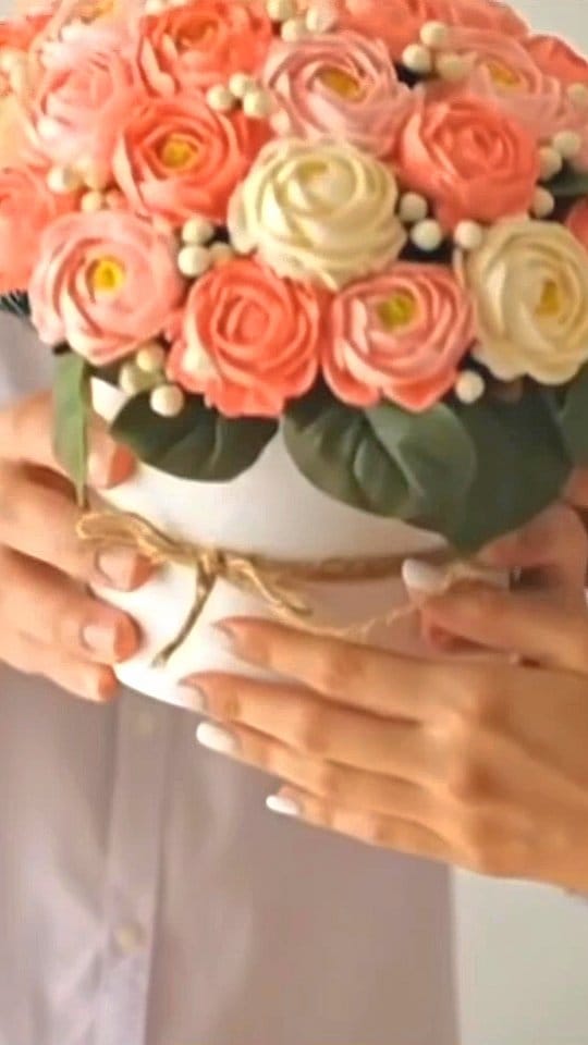 Post 2 by Sweet Celebrationz (SC) | Cupcakes & Cakes on Instagram (video)