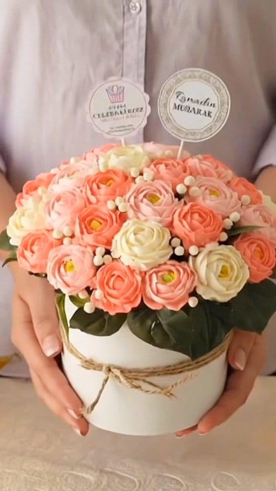 Post 1 by Sweet Celebrationz (SC) | Cupcakes & Cakes on Instagram (video)