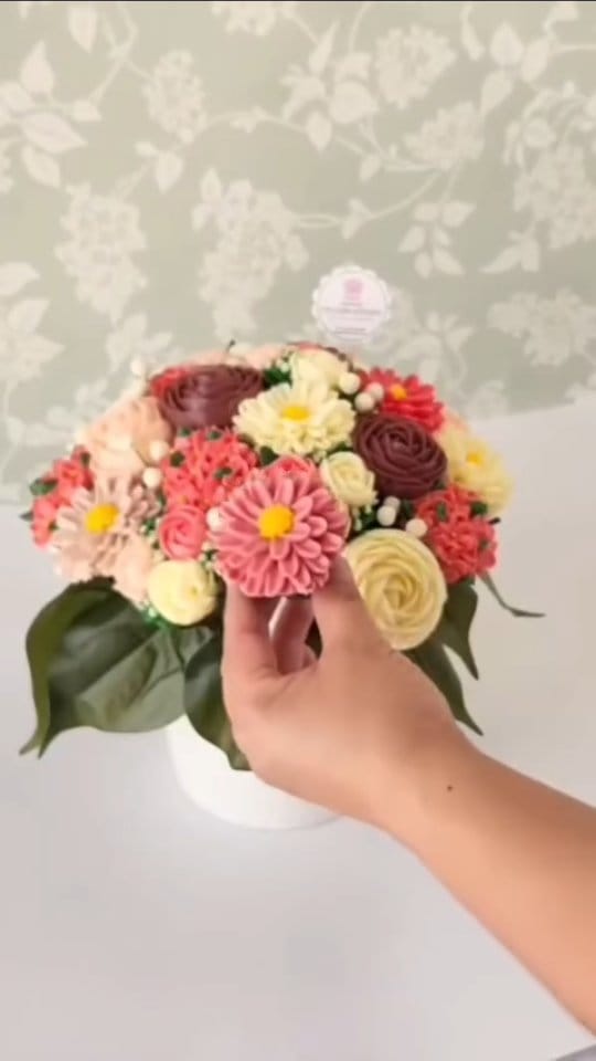 Post 9 by Sweet Celebrationz (SC) | Cupcakes & Cakes on Instagram (video)