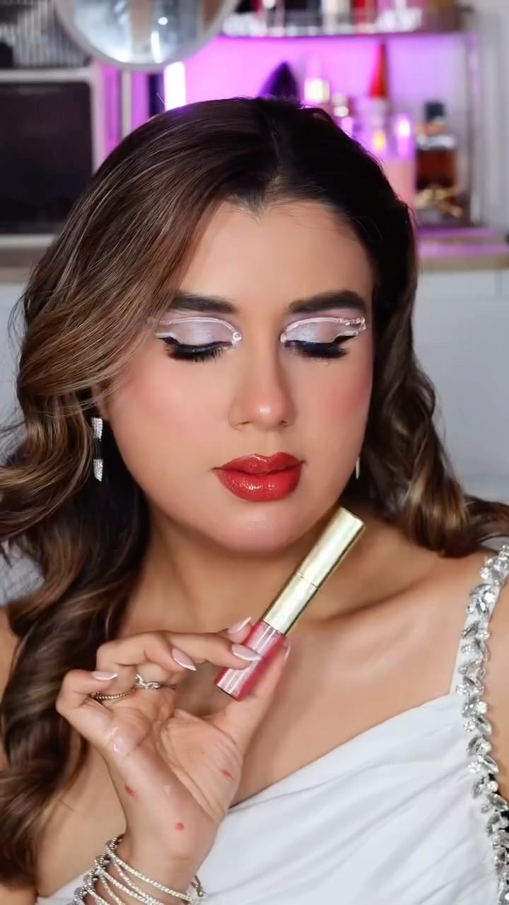 Post 8 by TONALI SARKAR | UAE INFLUENCER on Instagram (video)