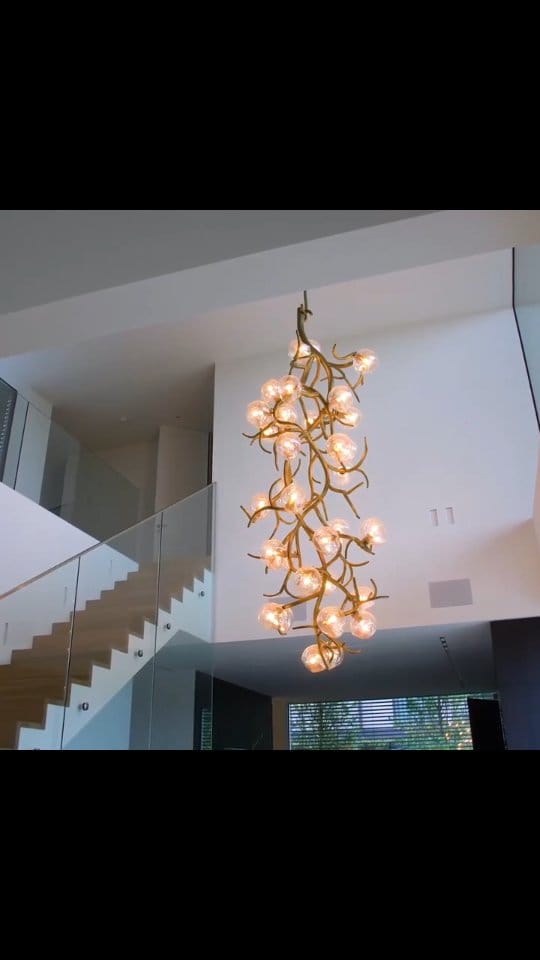 Post 2 by Huda Lighting - The Showroom on Instagram (video)