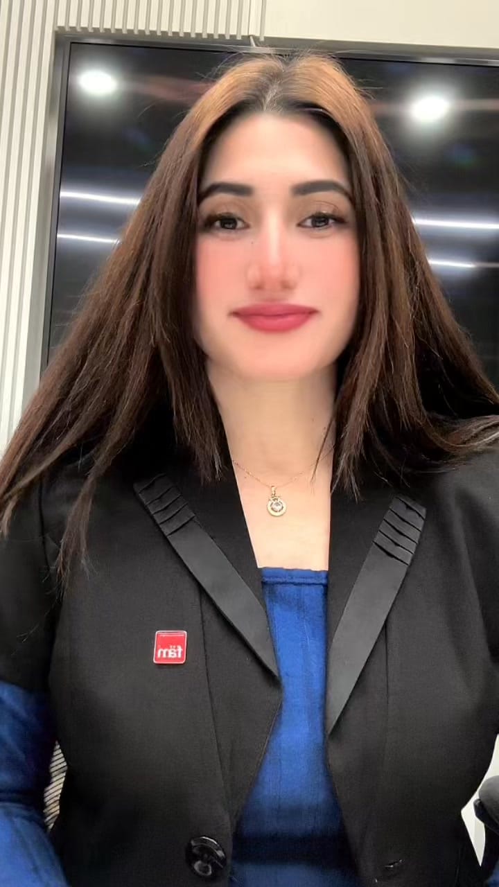 Post 7 by Diya(Madiha) on Instagram (video)