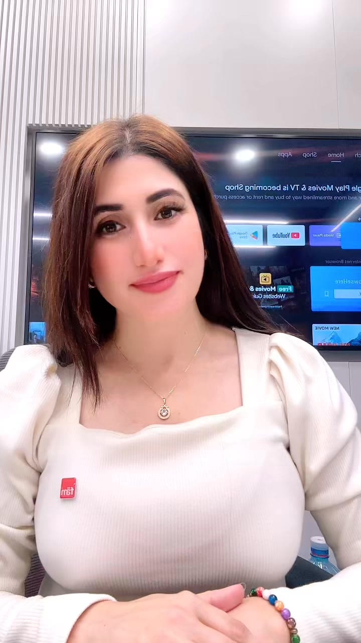 Post 10 by Diya(Madiha) on Instagram (video)