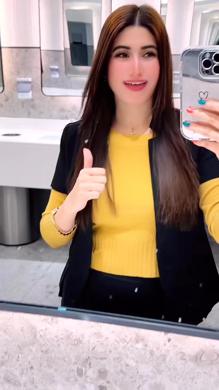 Post 1 by Diya(Madiha) on Instagram (video)