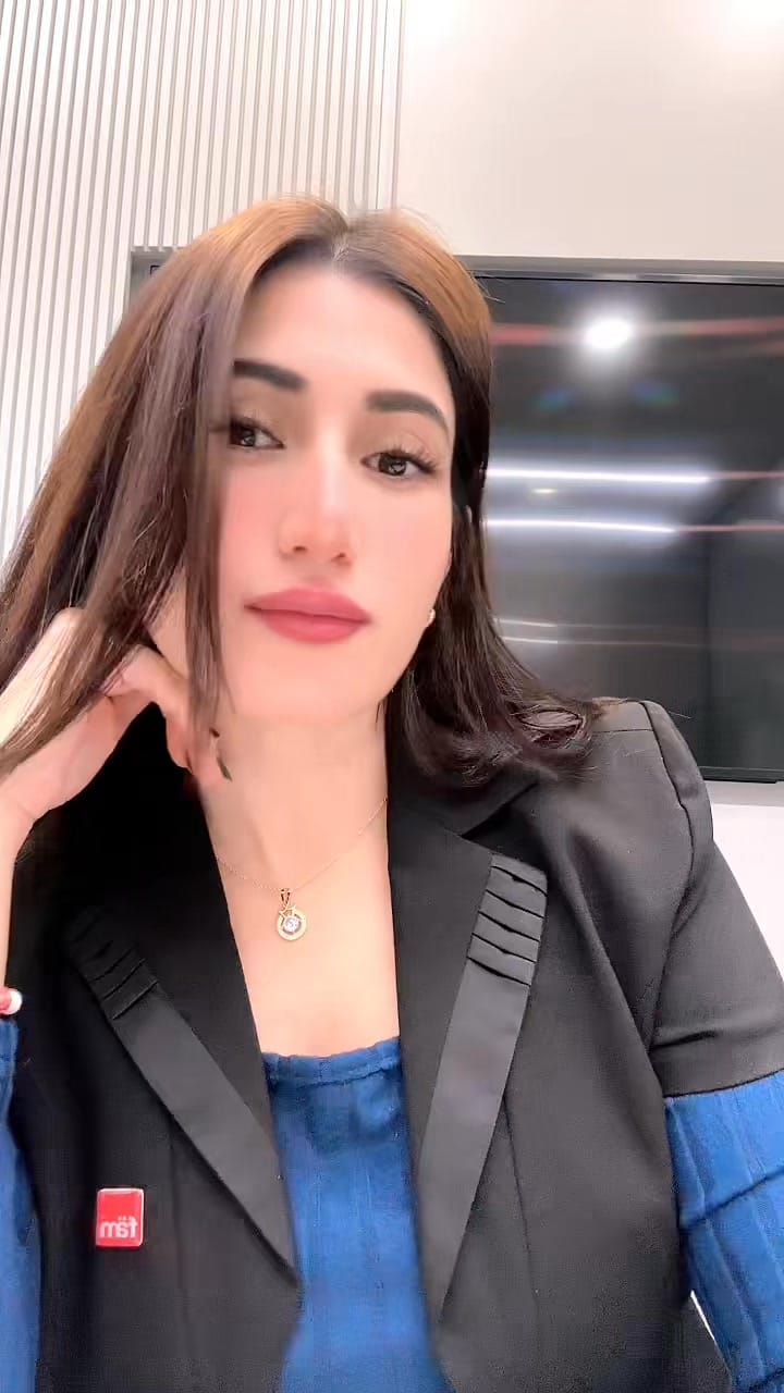 Post 6 by Diya(Madiha) on Instagram (video)