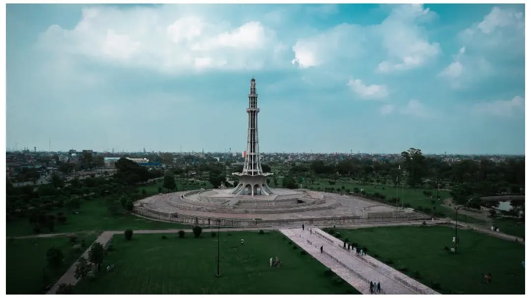 Post 5 by Naveed Ali on Instagram (image)