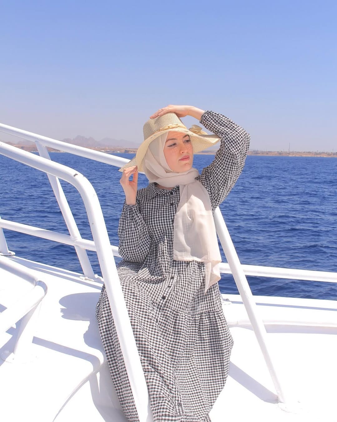 Post 10 by aya ibrahem on Instagram (carousel)