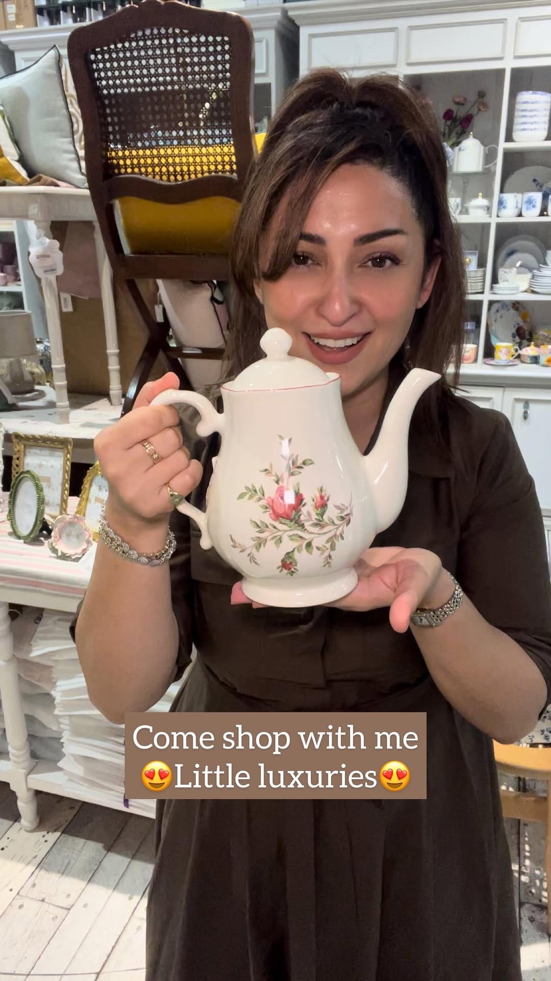 Post 6 by Nazan Asghar on Instagram (video)