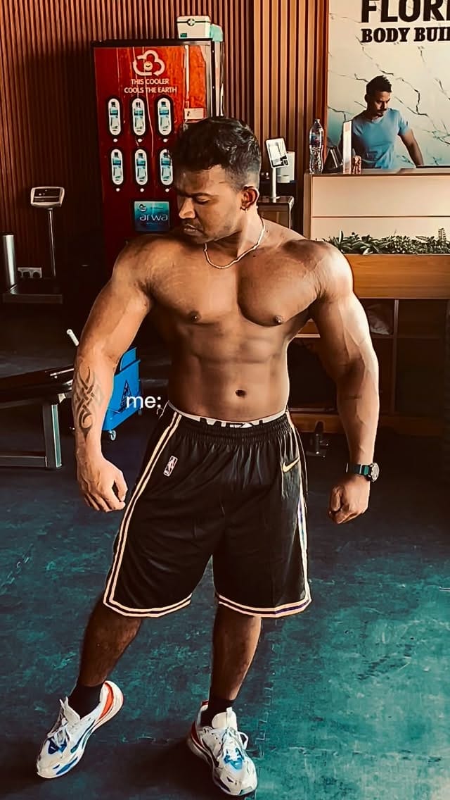 Post 6 by கொரில்லா 🦍 on Instagram (video)