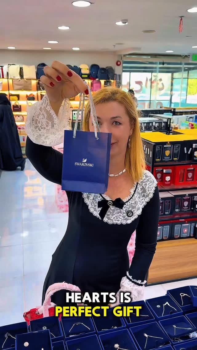 Post 6 by Olena 🇺🇦🇦🇪 on Instagram (video)