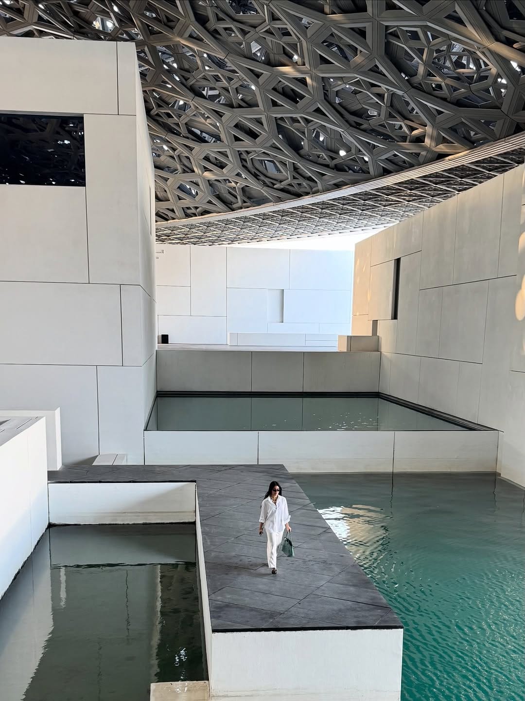 Post 2 by Nazanin Hassani on Instagram (carousel)