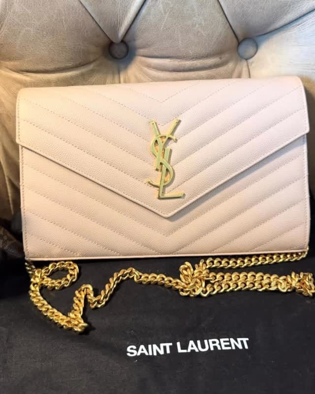 Post 1 by Indulge -Personal Shopper on Instagram (video)