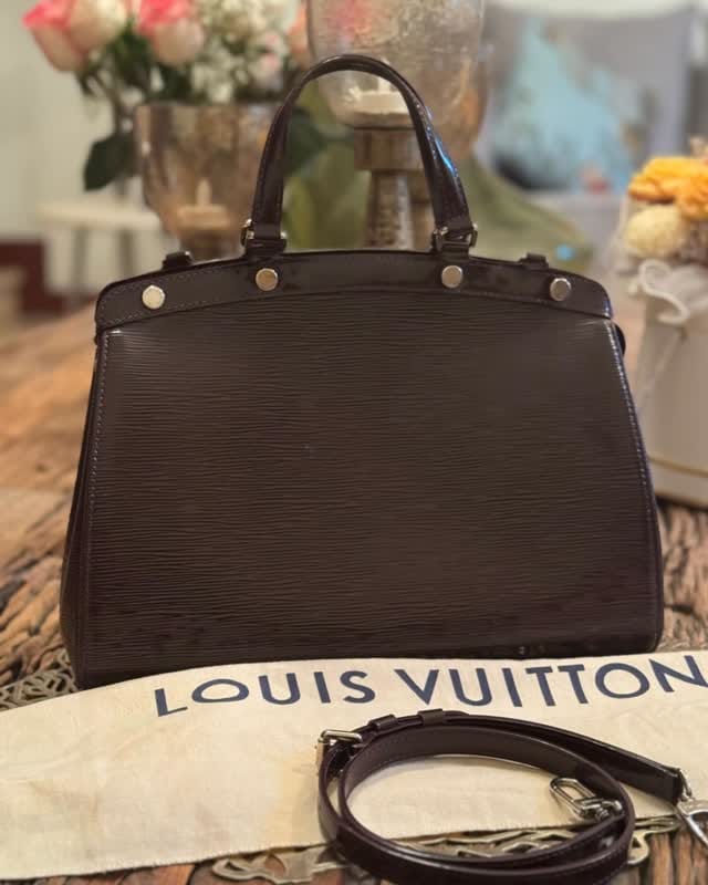 Post 5 by Indulge -Personal Shopper on Instagram (video)