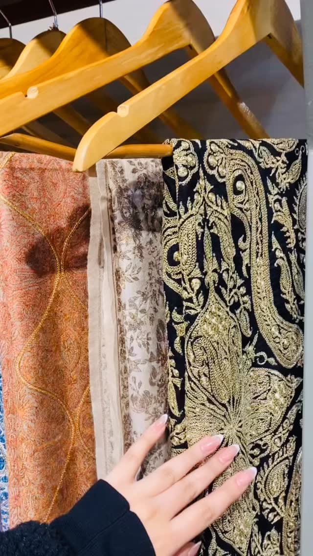 Post 1 by Shreya Khanna 🧿 on Instagram (video)