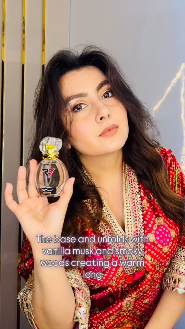 Post 7 by Shreya Khanna 🧿 on Instagram (video)