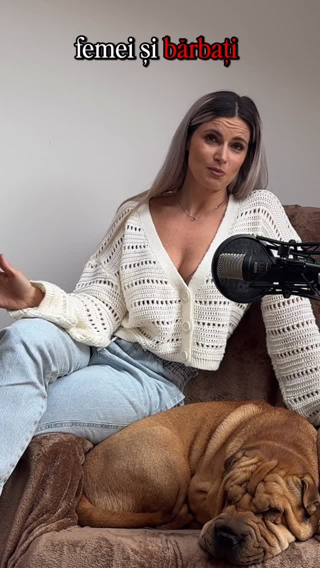Post 3 by Emiliy Fit on Instagram (video)