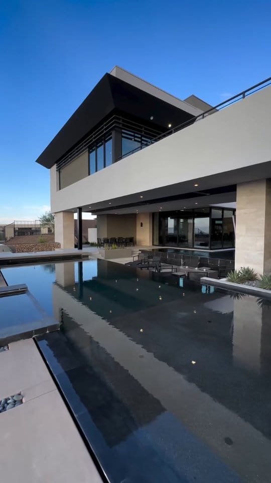 Post 2 by SF Founda (Luxury Real Estate & Travel) on Instagram (video)