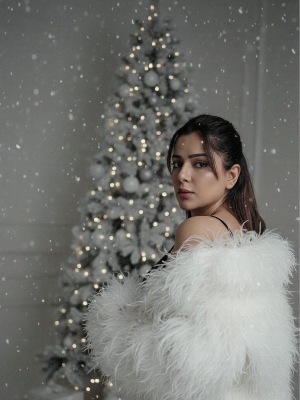 Post 10 by Ayesha Hashme on Instagram (image)
