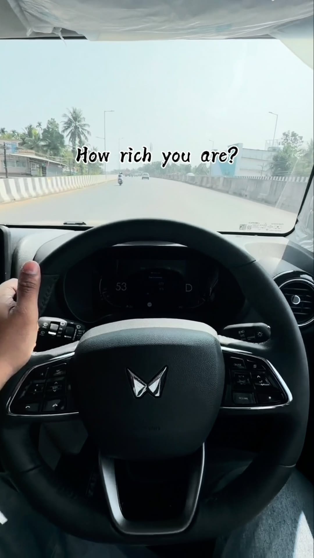 Post 4 by شاني روشان on Instagram (video)