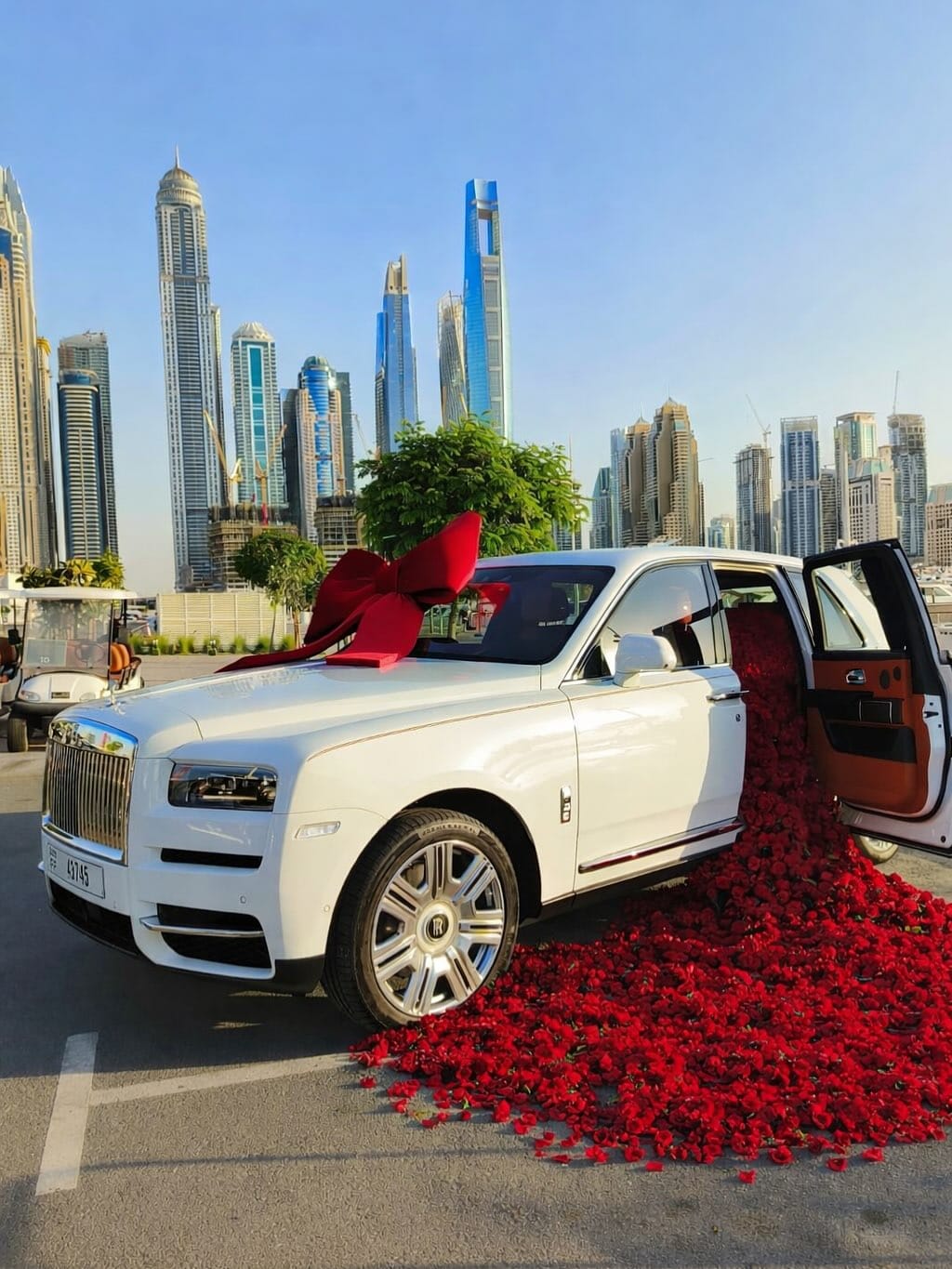 Post 5 by The Perfect Gift® Dubai on Instagram (carousel)