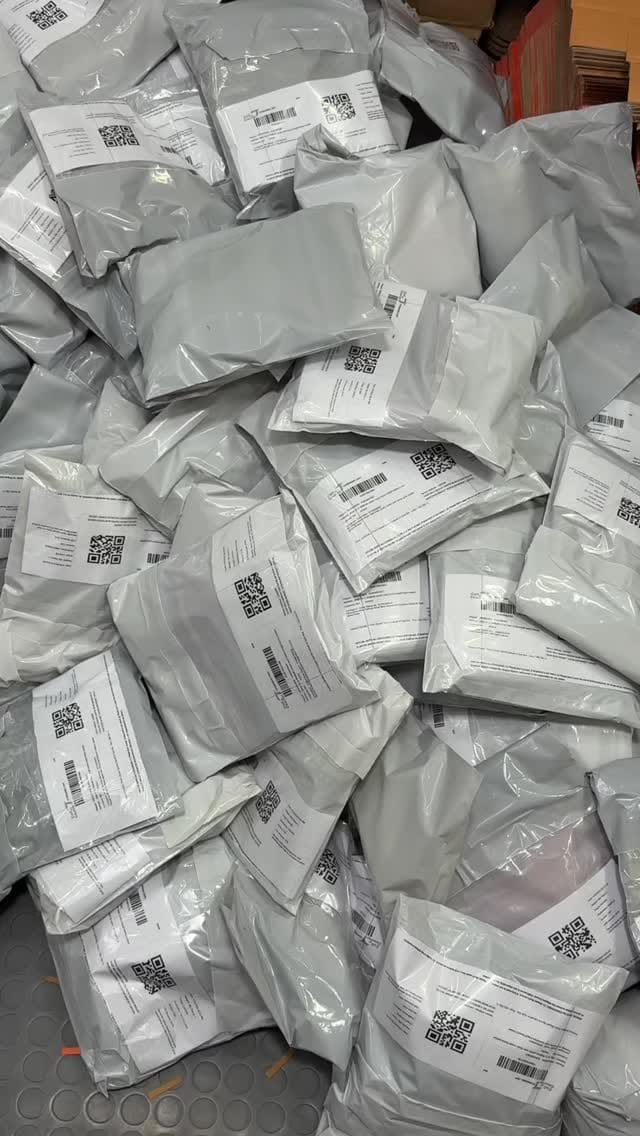 Post 4 by AM STORE on Instagram (video)
