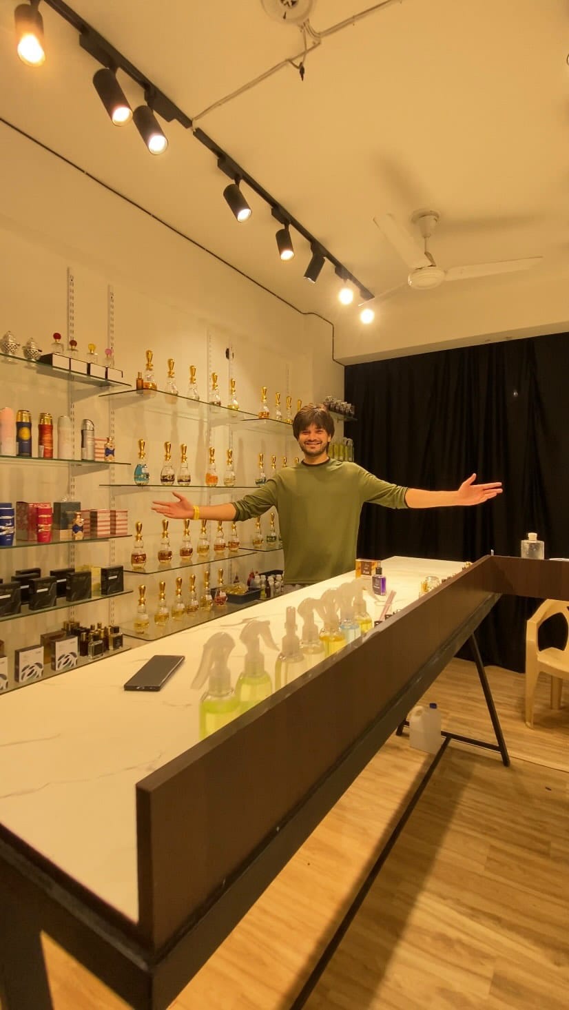 Post 10 by OASIS PERFUMES on Instagram (video)