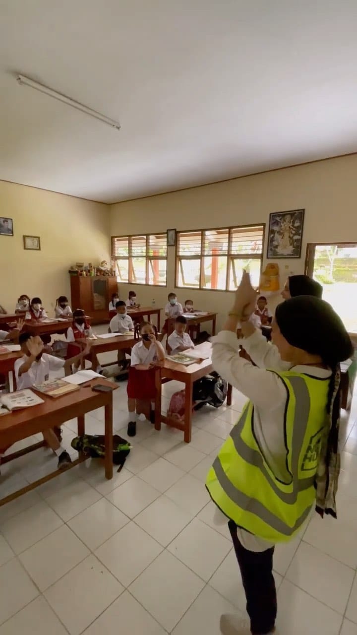 Post 10 by Nada Nader H on Instagram (video)