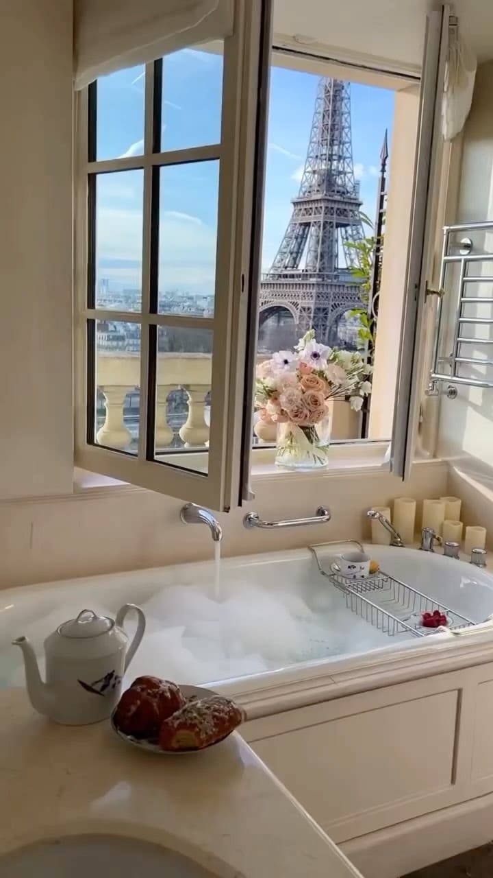 Post 1 by سايح  اماراتي on Instagram (video)