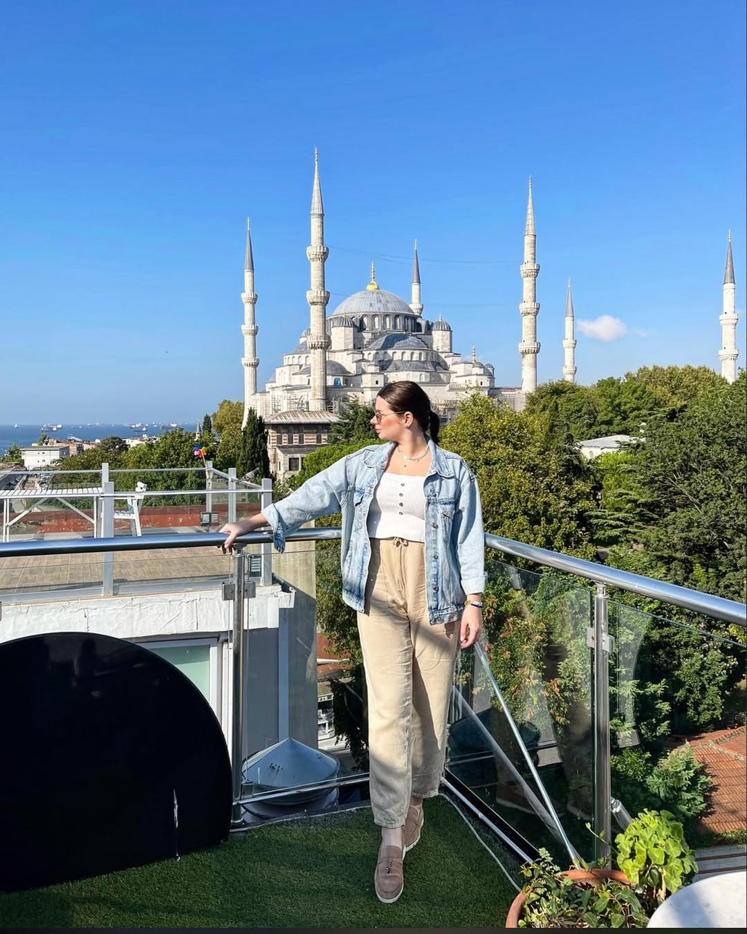 Post 10 by ІМІЛІЯ КАФА - Emilia kafa on Instagram (carousel)