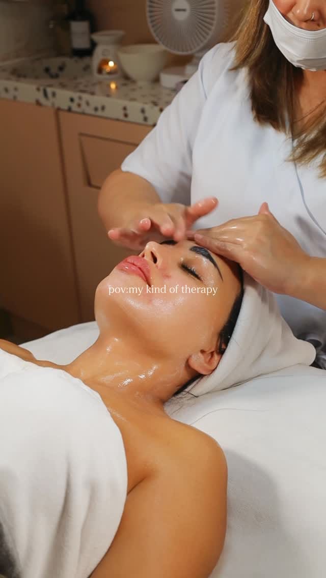 Post 6 by reignbeautybar 👑Dubai UAE on Instagram (video)