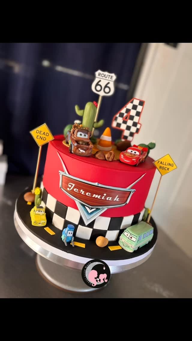 Post 10 by Sweet Little Moon | Desserts & Treats on Instagram (video)