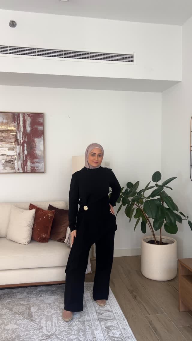 Post 6 by Sarah | Modest Fashion on Instagram (video)