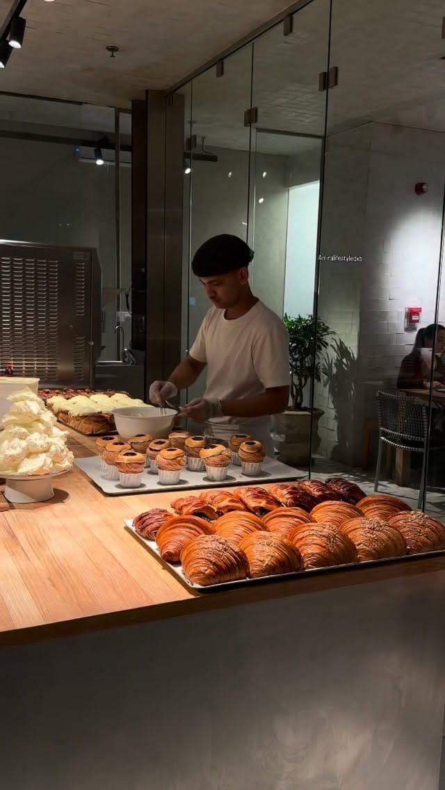 Post 2 by Amira Lifestyle on Instagram (video)
