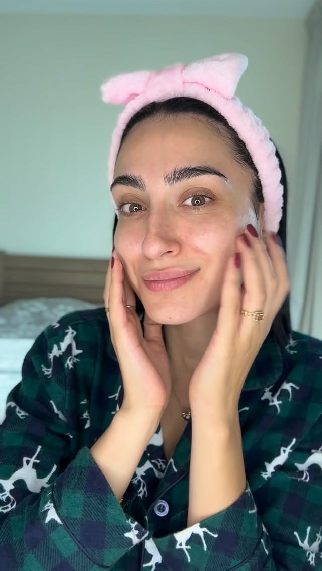 Post 4 by Leleanne Meree on Instagram (video)
