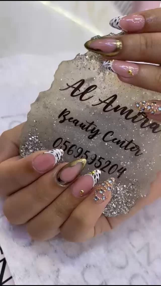 Post 1 by alamira_beauty on Instagram (video)