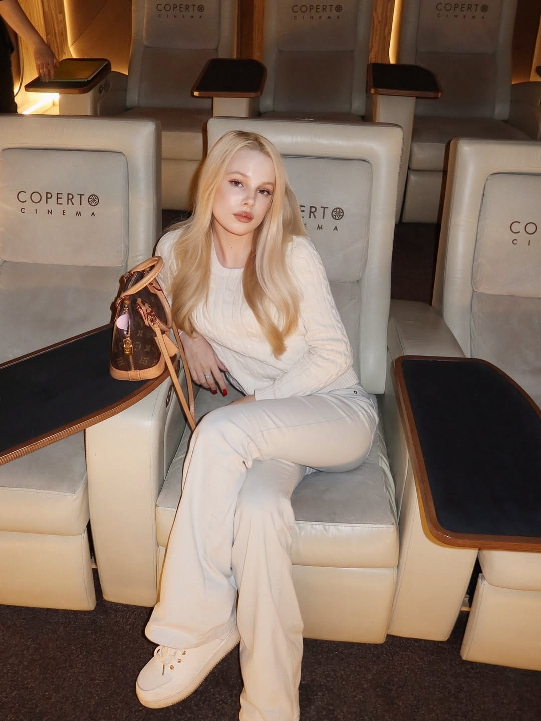Post 2 by 𝑲𝒂𝒕𝒆 𝑭𝒐𝒓𝒅 on Instagram (carousel)