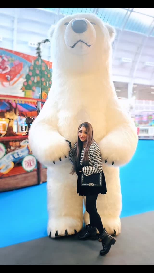 Post 4 by Maaria Azam on Instagram (video)